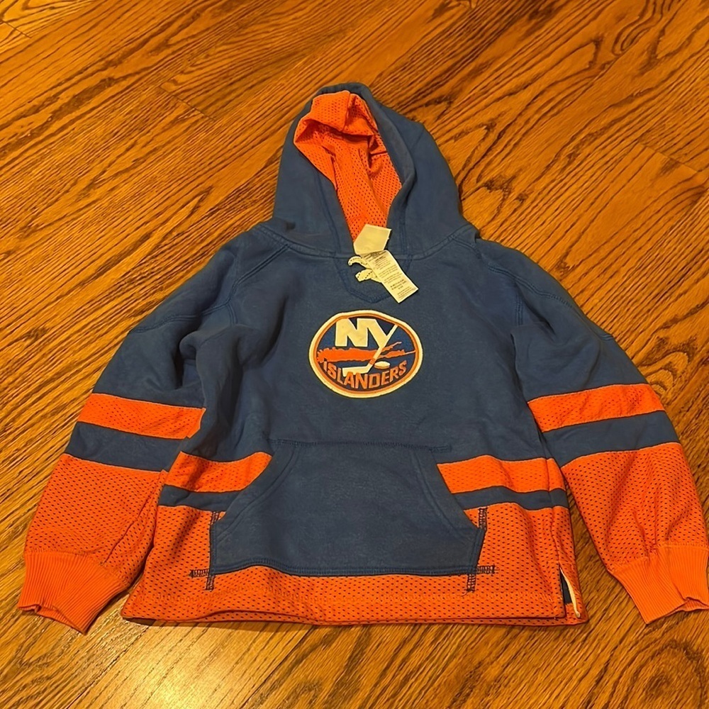 CCM Boy’s NY Islanders Hoodie Size M 5/6